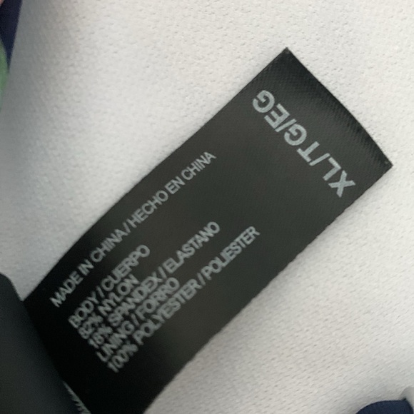 Hurley one piece bathing suit size XL - Picture 5 of 5